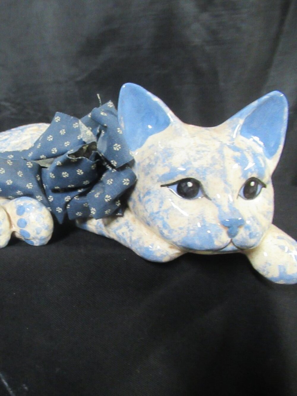 Adorable Vintage Ceramic Kitty Cat Shelf Sitter